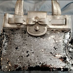 MY FLAT IN LONDON PURSE